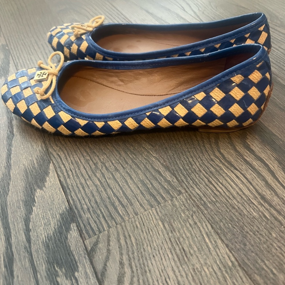Tory Burch Flats - size 6 - Picture 2 of 9